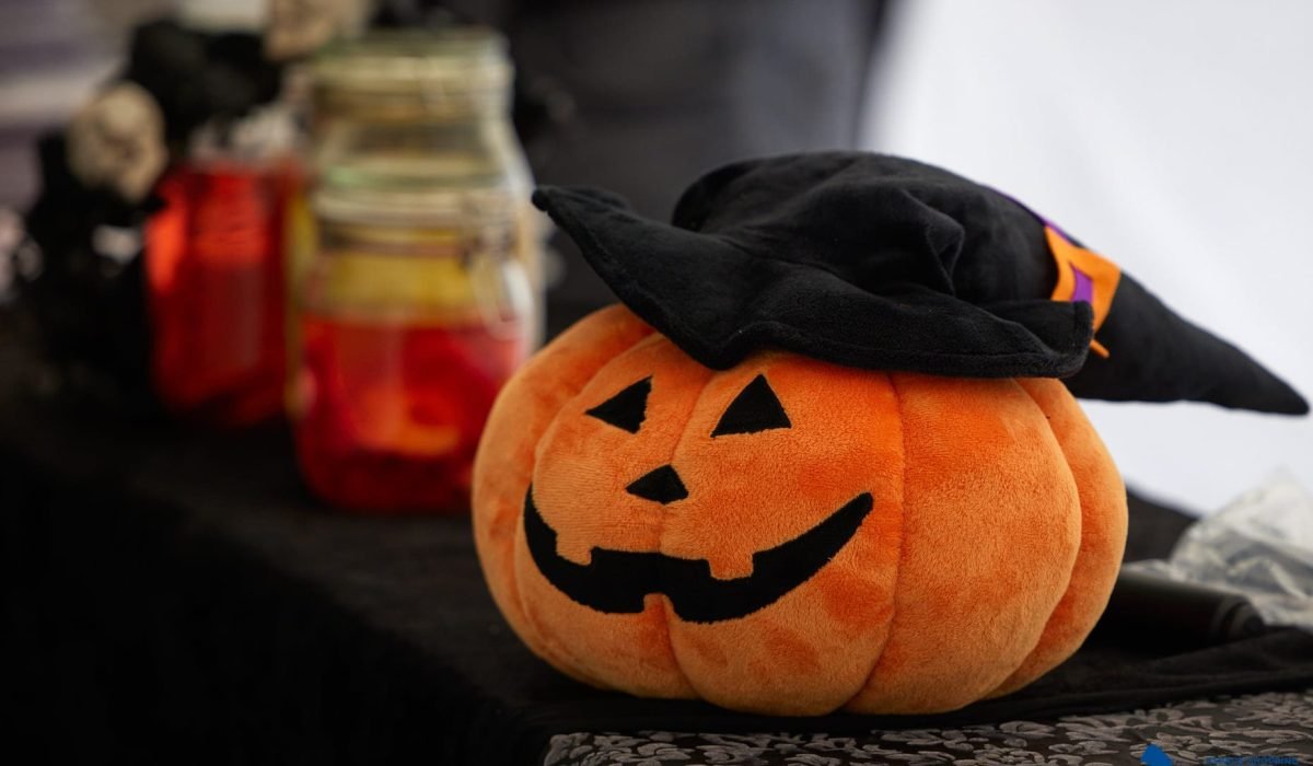 Halloween Hydrion